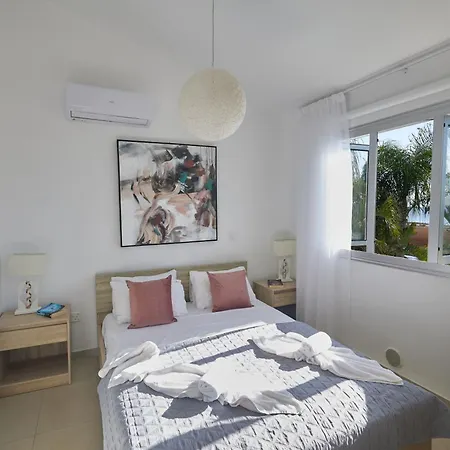 Vakantiehuis Moderne, Geraeumige Ferienvilla Agia Napa