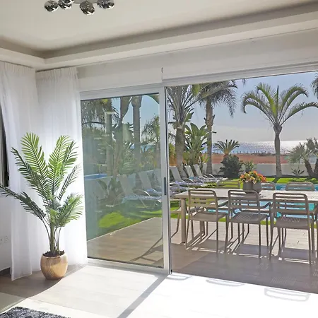 Moderne, Geraeumige Ferienvilla Vakantiehuis *